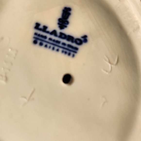 Lladro figurine, Girl with a Parasol, 1983 - Picture 5 of 5